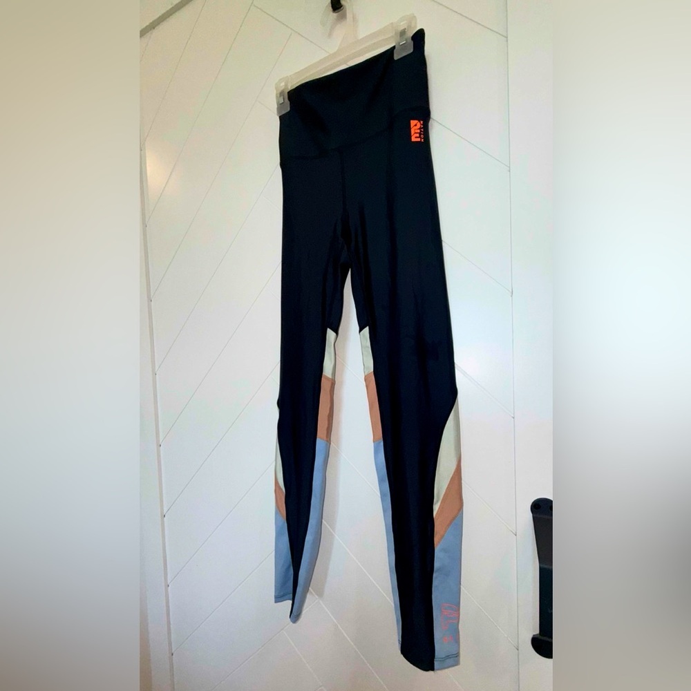 P.E. Nation Wondergoal Leggings glossy high rise power compression band Large - Picture 10 of 16